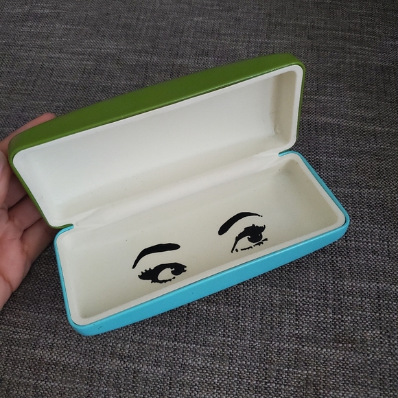 Kate Spade two-tone clamshell sunglasses case - Picture 7 of 12